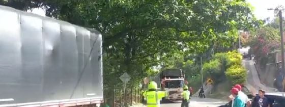 Autoridades acompañan la seguridad en las vías de la ciudad.