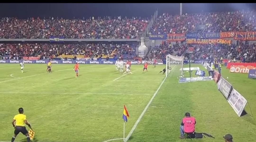 La foto que revela que el balón traspaso la raya de gol.