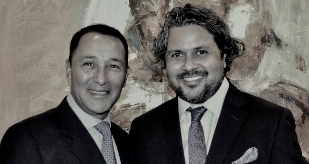 El pintor Diego Ramos y el torero César Rincón. Ramos es el autor de las pinturas de las seis salidas a hombros de César Rincón en Las Ventas de Madrid.