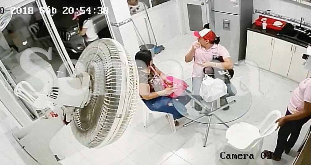   Aida Merlano mostró un video en la Corte para demostrar, según ella, que Álex Char le entregó supuestamente un paquete con 500 millones de pesos, en marzo de 2018, antes de las elecciones al Congreso.