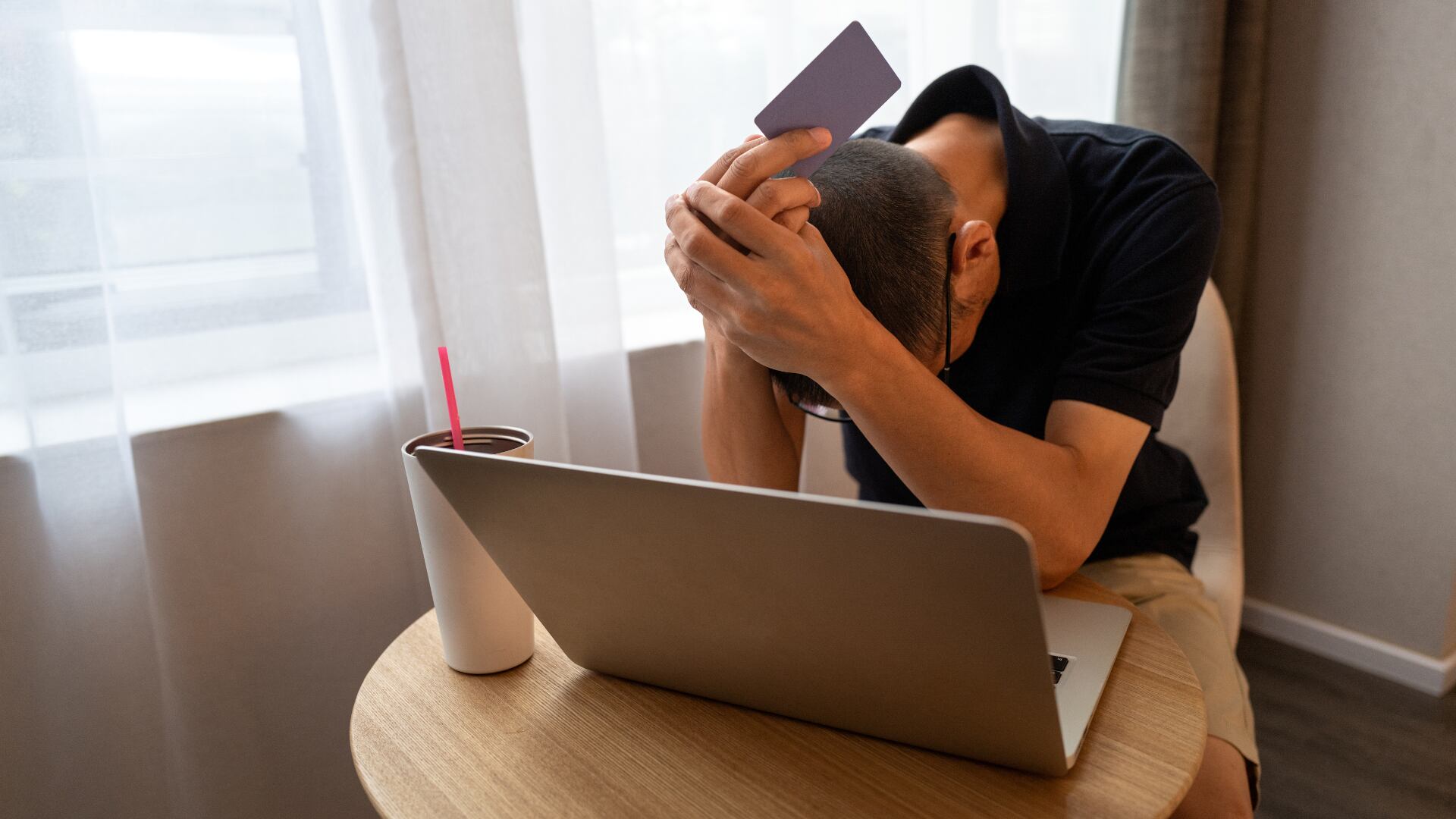 Uno de los mayores riesgos al comprar por internet es el fraude.