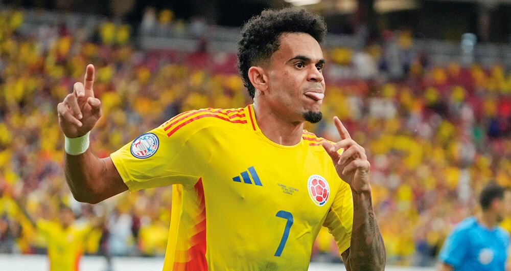  Luis Díaz tuvo la revancha desde el punto penal y anotó el primer gol de la noche. 