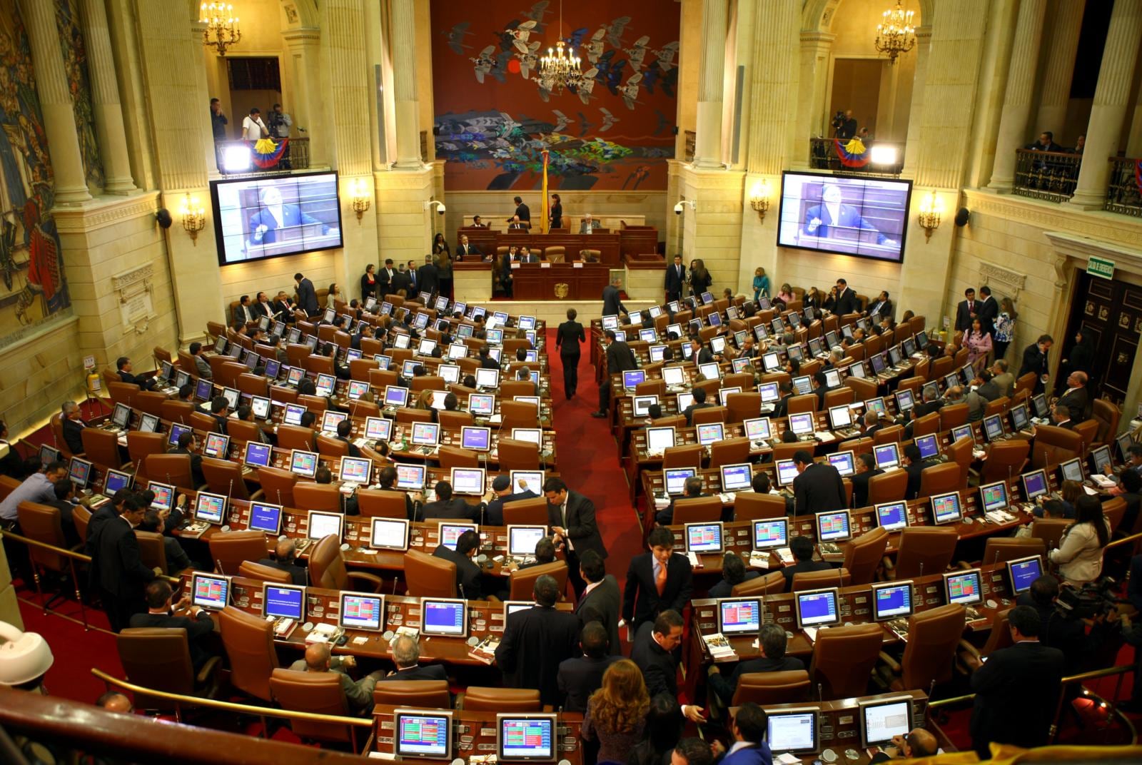 Las reglas también están definidas para quienes aspiran al Poder Legislativo. En el caso del Senado de la República