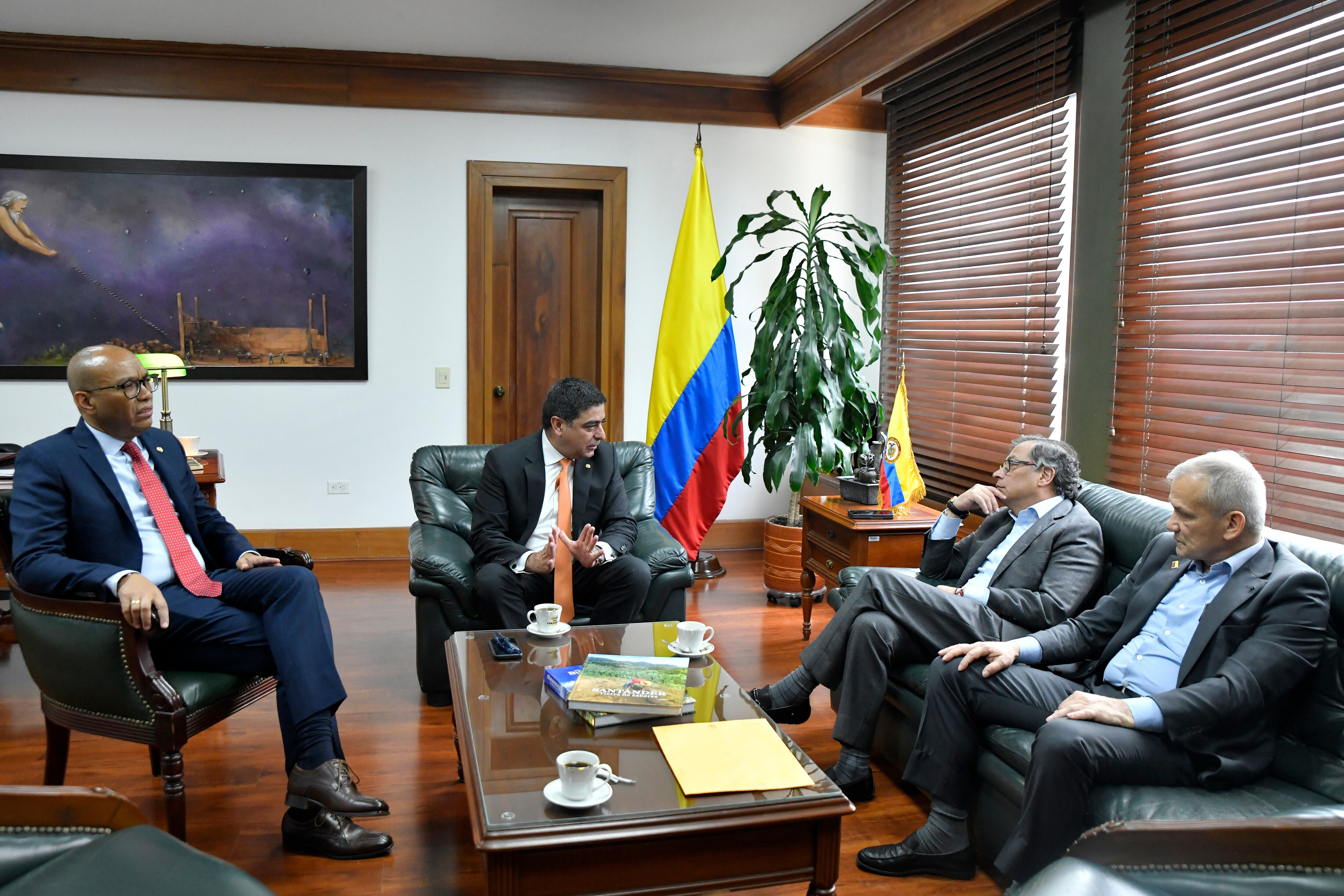 Presidente Gustavo Petro presenta nueva terna a fiscal ante la Corte Suprema de Justicia.