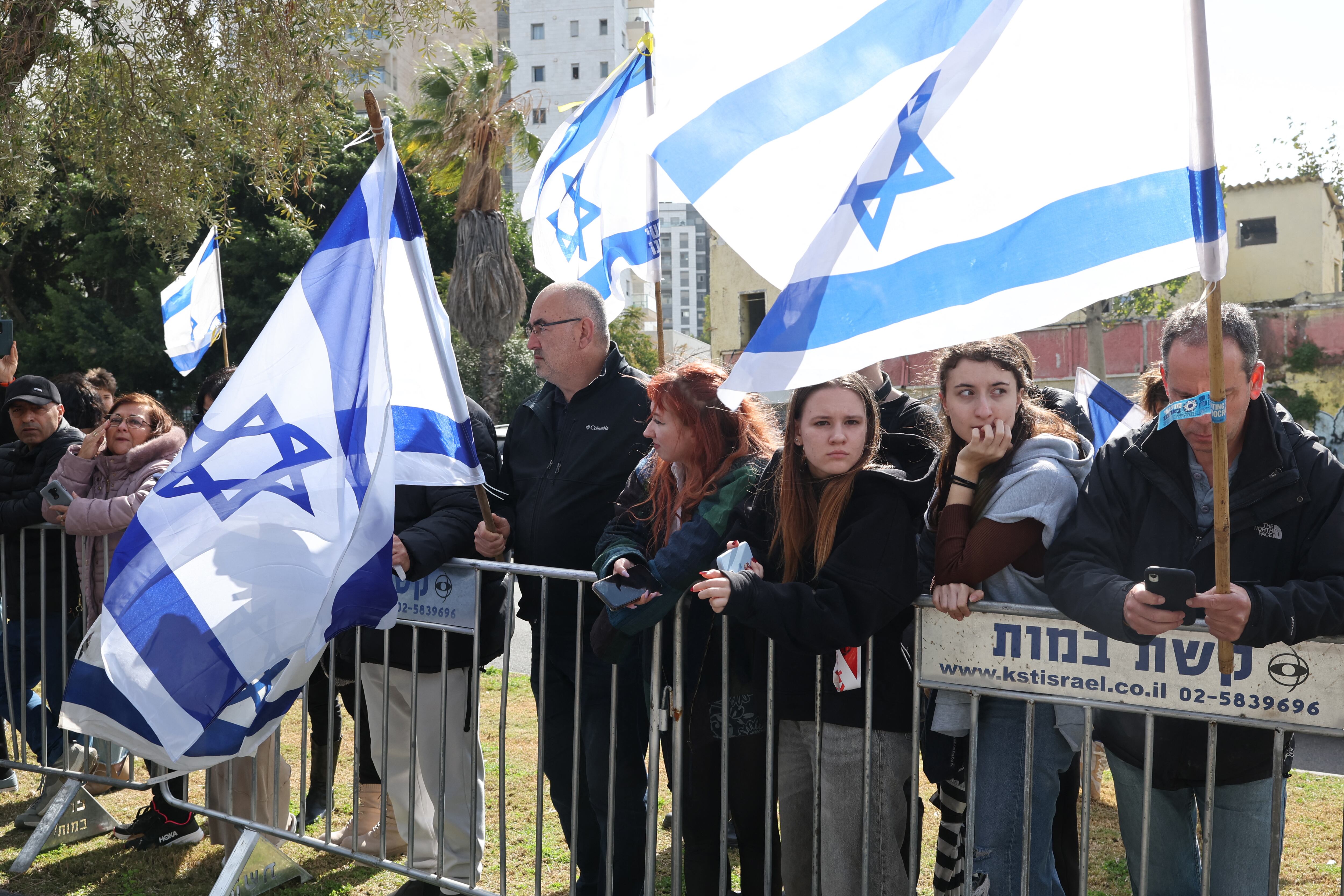 Los cuerpos de los cuatro israelís fueron recibidos en su tierra en medio de llantos y homenajes