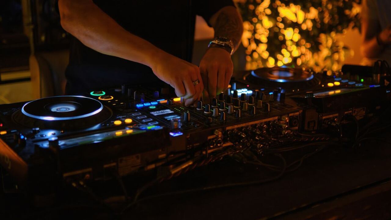 Robo a músicos de Monsieur Periné.