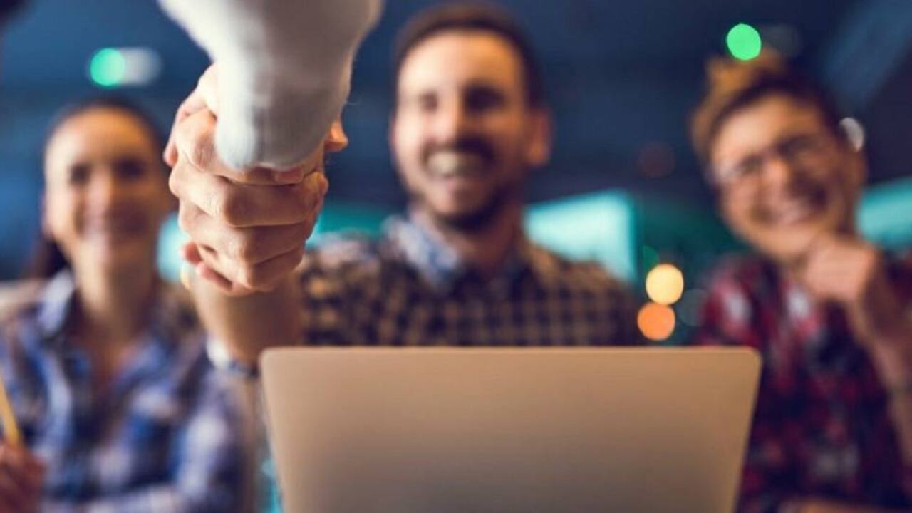 La tarjeta profesional dejaría de ser uno de los requisitos para los profesionales.