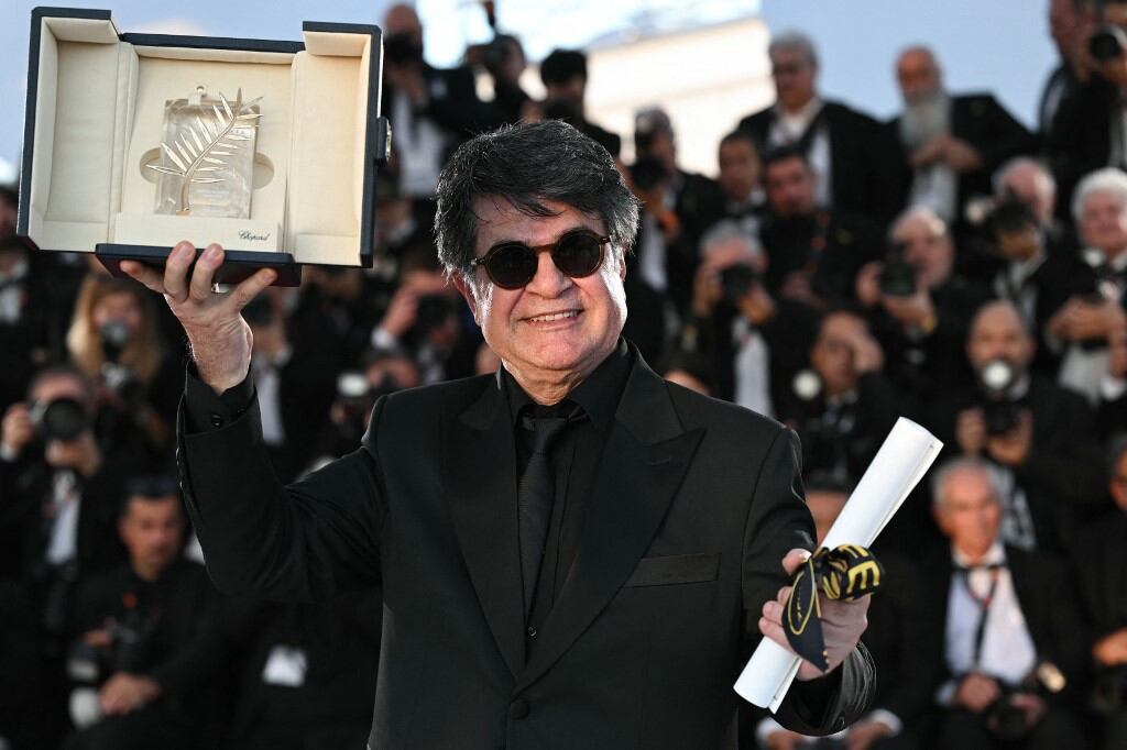 El director iraní Jafar Panahi se llevó el máximo galardón de esta edición del evento. (Photo by Bertrand GUAY / AFP)