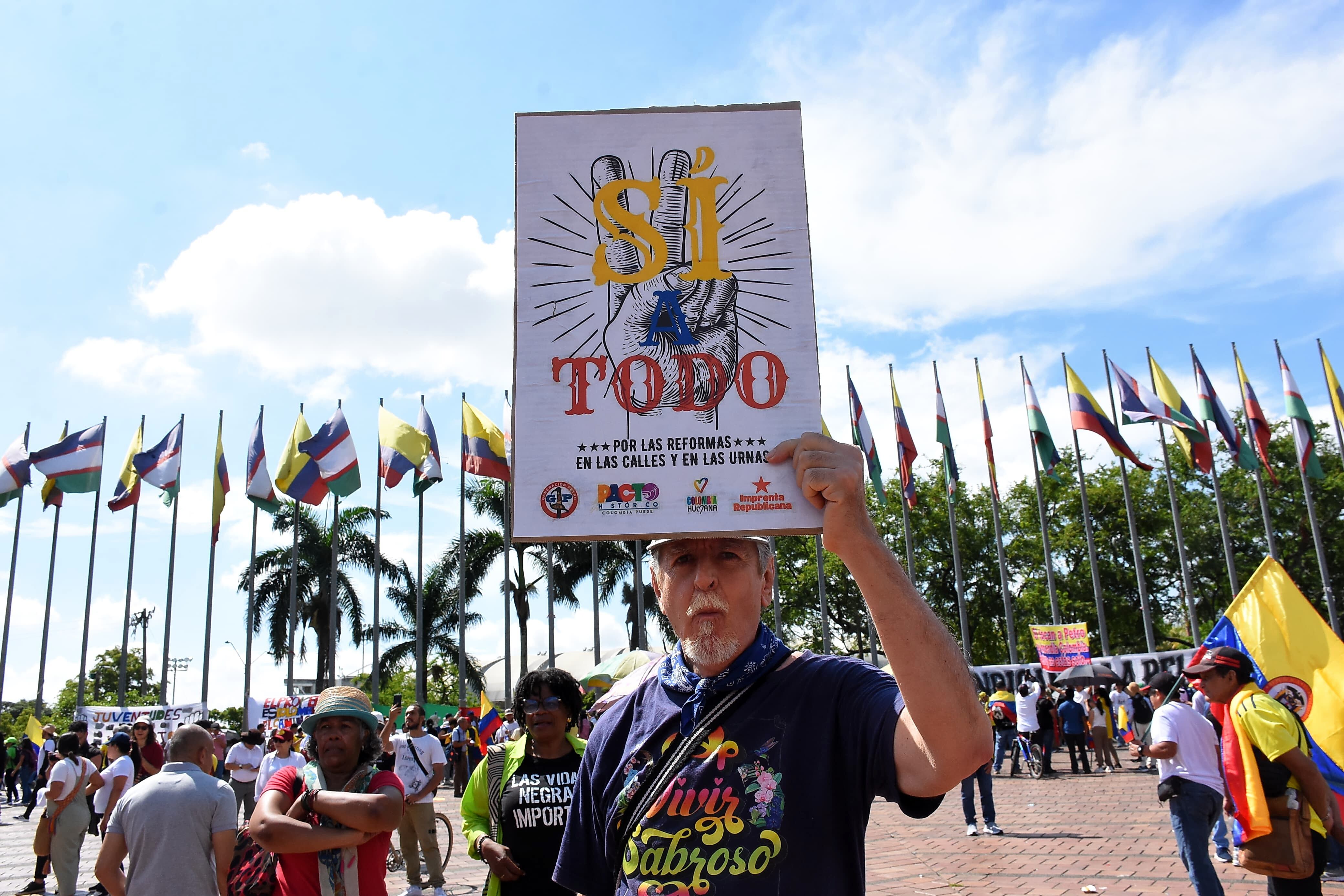 Marchas a favor de la consulta popular de Petro y sus reforma a la salud y al trabajo