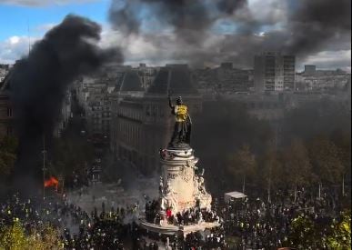 En violentos saqueos y disturbios terminaron las protestas convocadas por colectivos vinculados a los llamados 'Chalecos amarillos' en Francia.