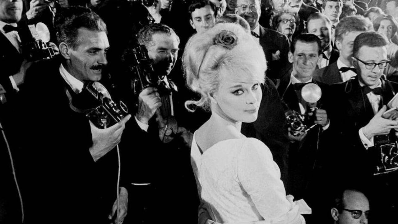 La actriz alemana Elke Sommer en el Festival de Cannes en 1962.