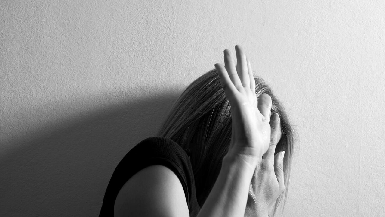 El agresor sigue prófugo de la justicia en Barranquilla.