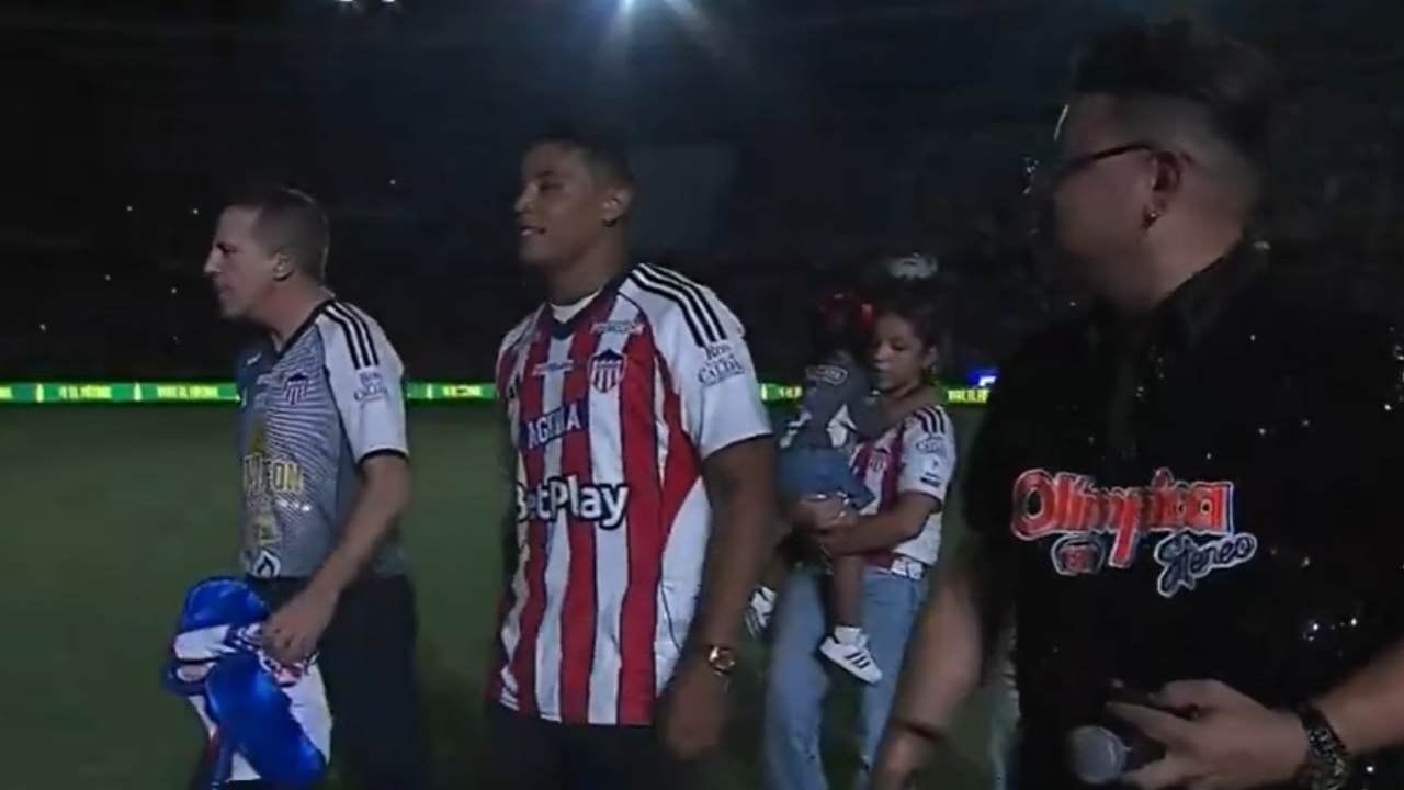 Muriel en el entretiempo de Junior vs. Santa Fe.