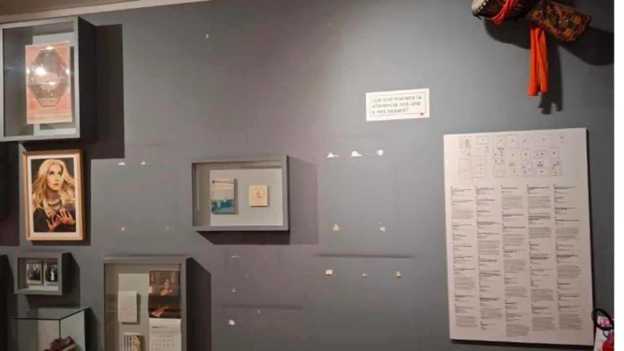 Así quedó una de las paredes de la sala 'Hacer sociedad' del Museo Nacional de Colombia tras el desmonte de obras realizado por el Ministerio de Cultura.