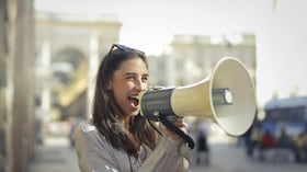 En el mercado laboral actual, la variedad de trabajos y modalidades es impresionante, destacando las vacantes para los fines de semana.