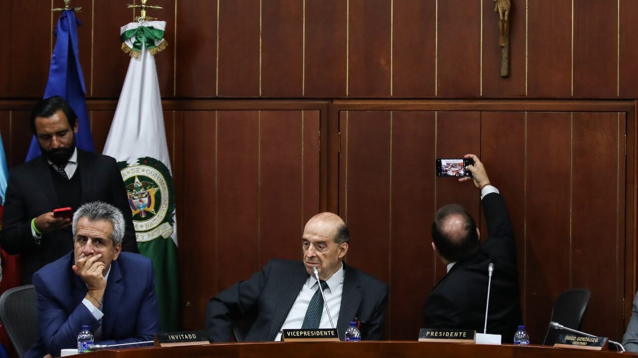 Las palabras del canciller Álvaro Leyva no fueron satisfactorias.