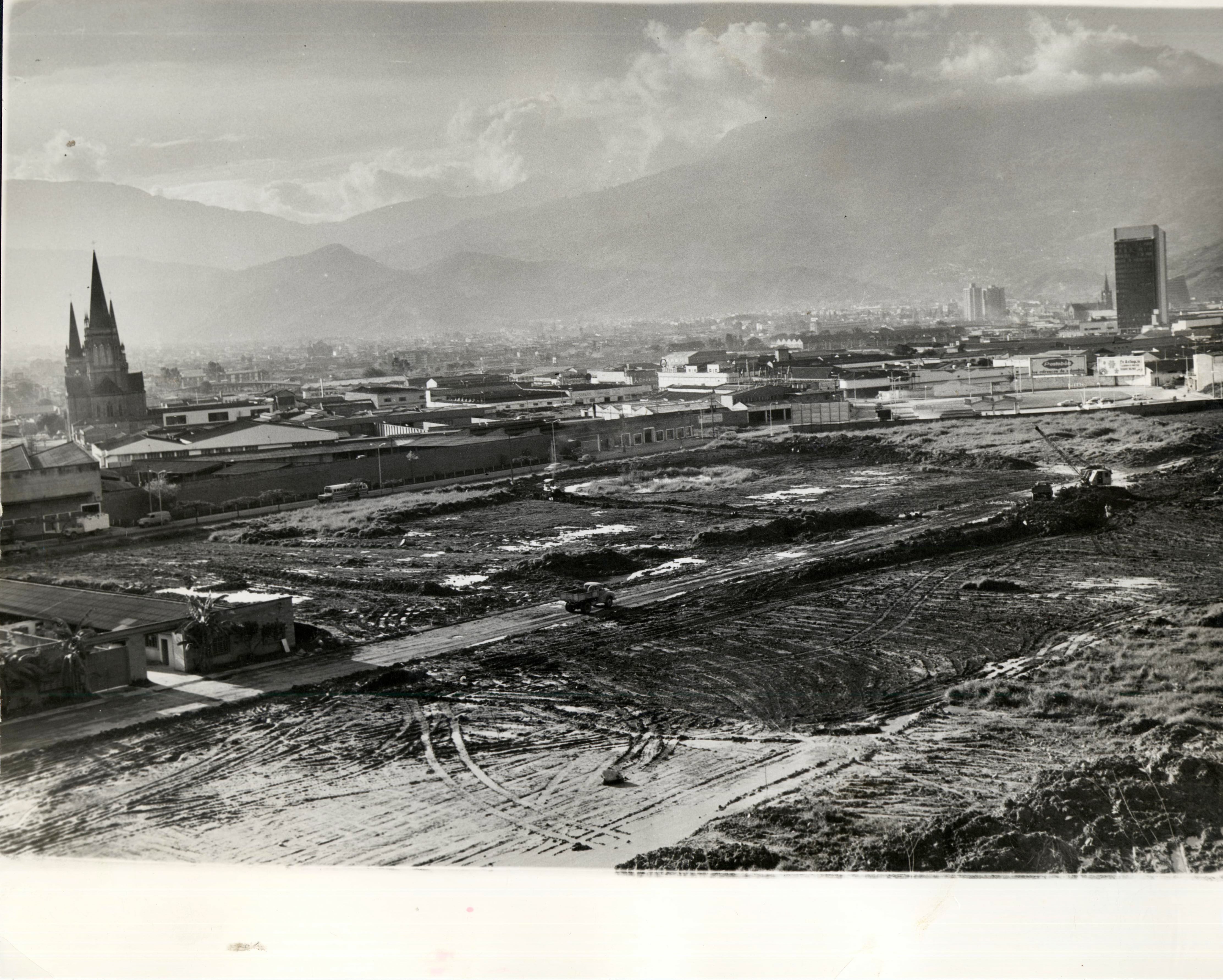 En este lote, ubicado a las afueras de Medellín, se construiría el centro comercial Sandiego.