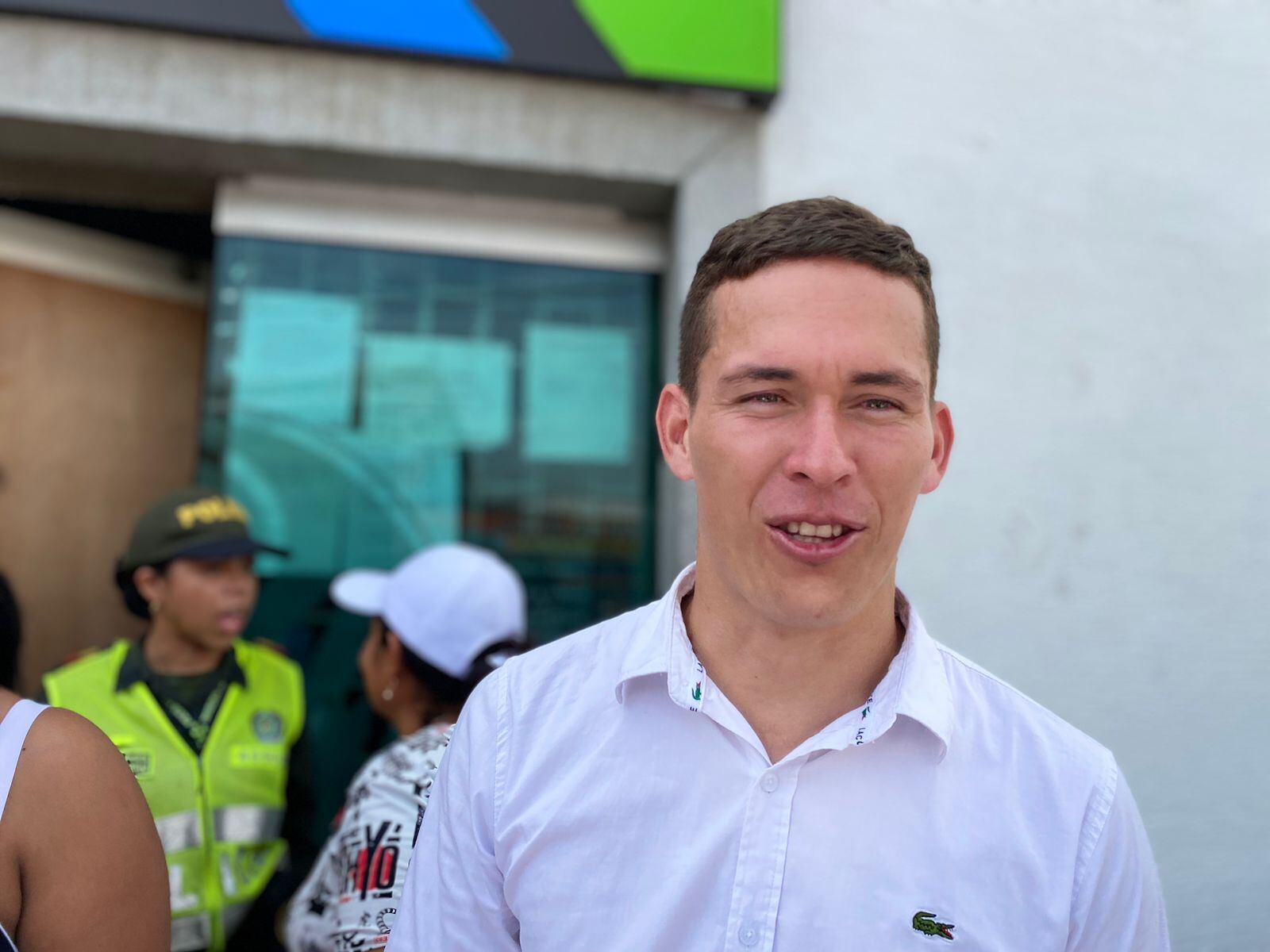 Nadin Beltrán, un ciudadano oriundo del municipio de Sabanalarga, Atlántico, desde donde viajó el día de hoy, para intentar obtener respuestas sobre su proceso de bancarización.