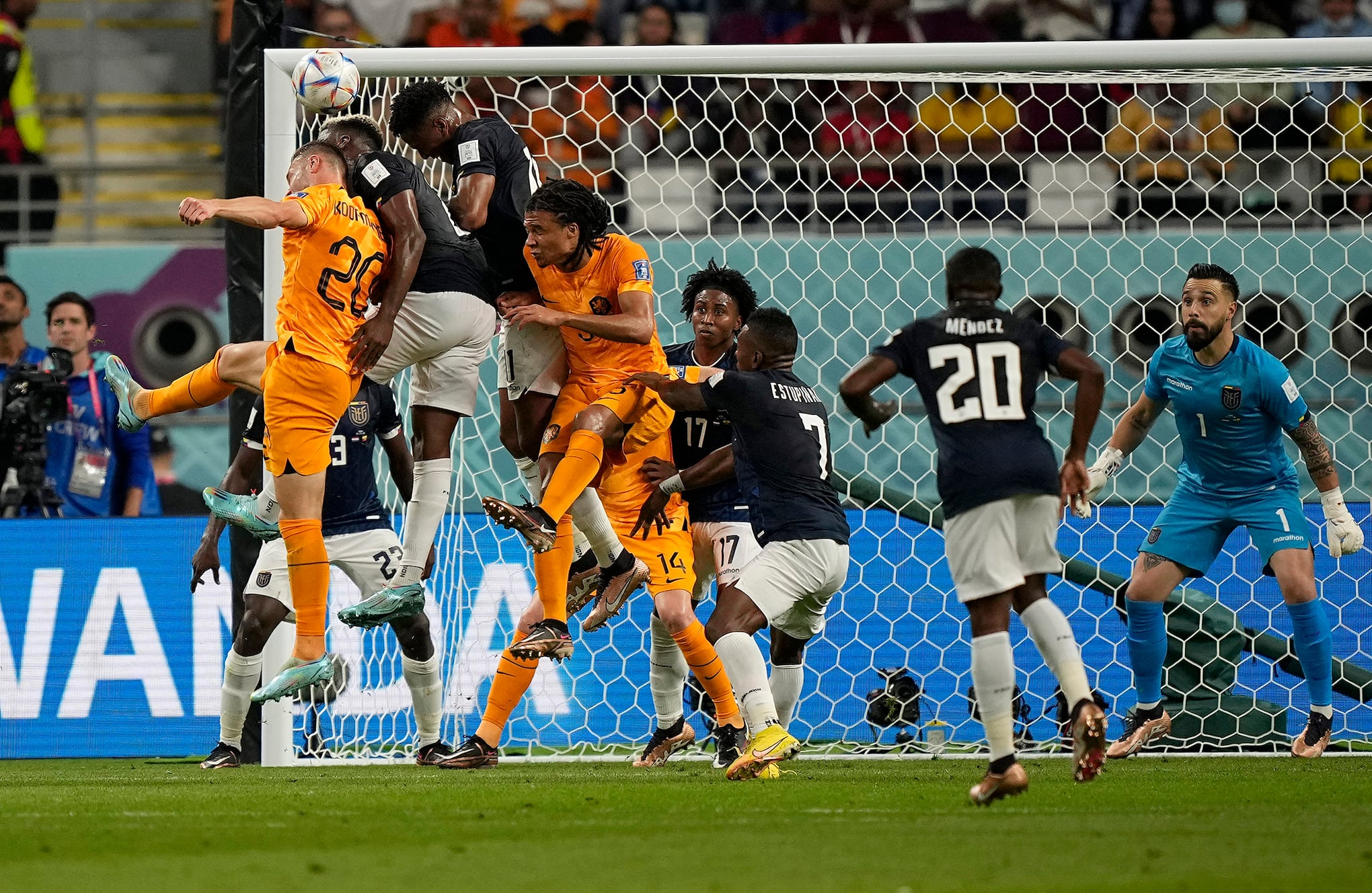 En imágenes: las jugadas del viernes en Qatar 2022