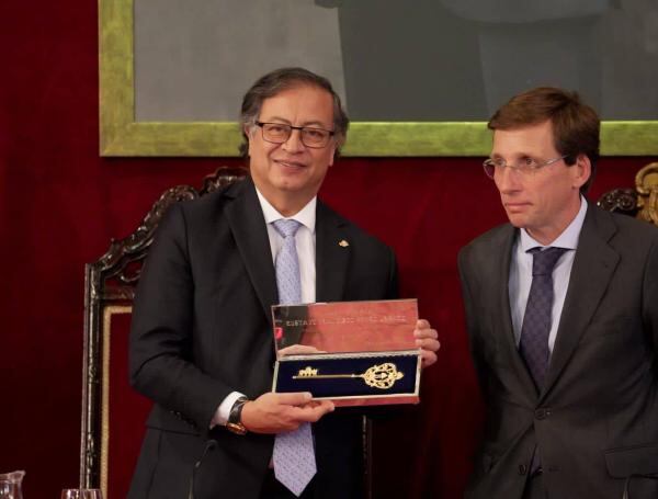 Petro con la Llave de Oro de Madrid