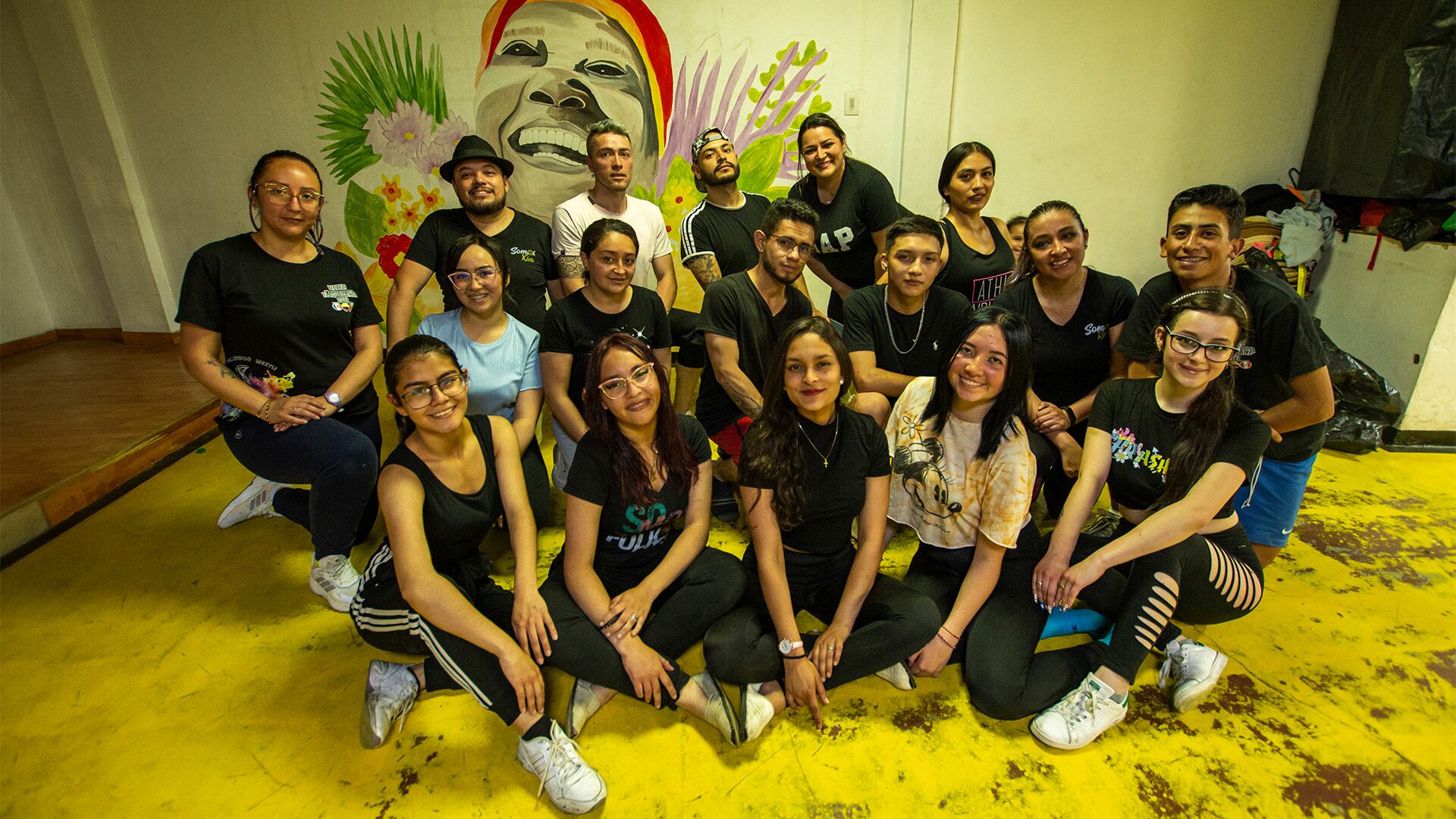 La Agrupación Artística y Cultura Xúa, es uno de los grandes colectivos de danza folclórica de Soacha, allí se reúnen niños y adultos –en diferentes categorías– para invocar mediante su baile la cultura y los espíritus de las diferentes regiones de Colombia.