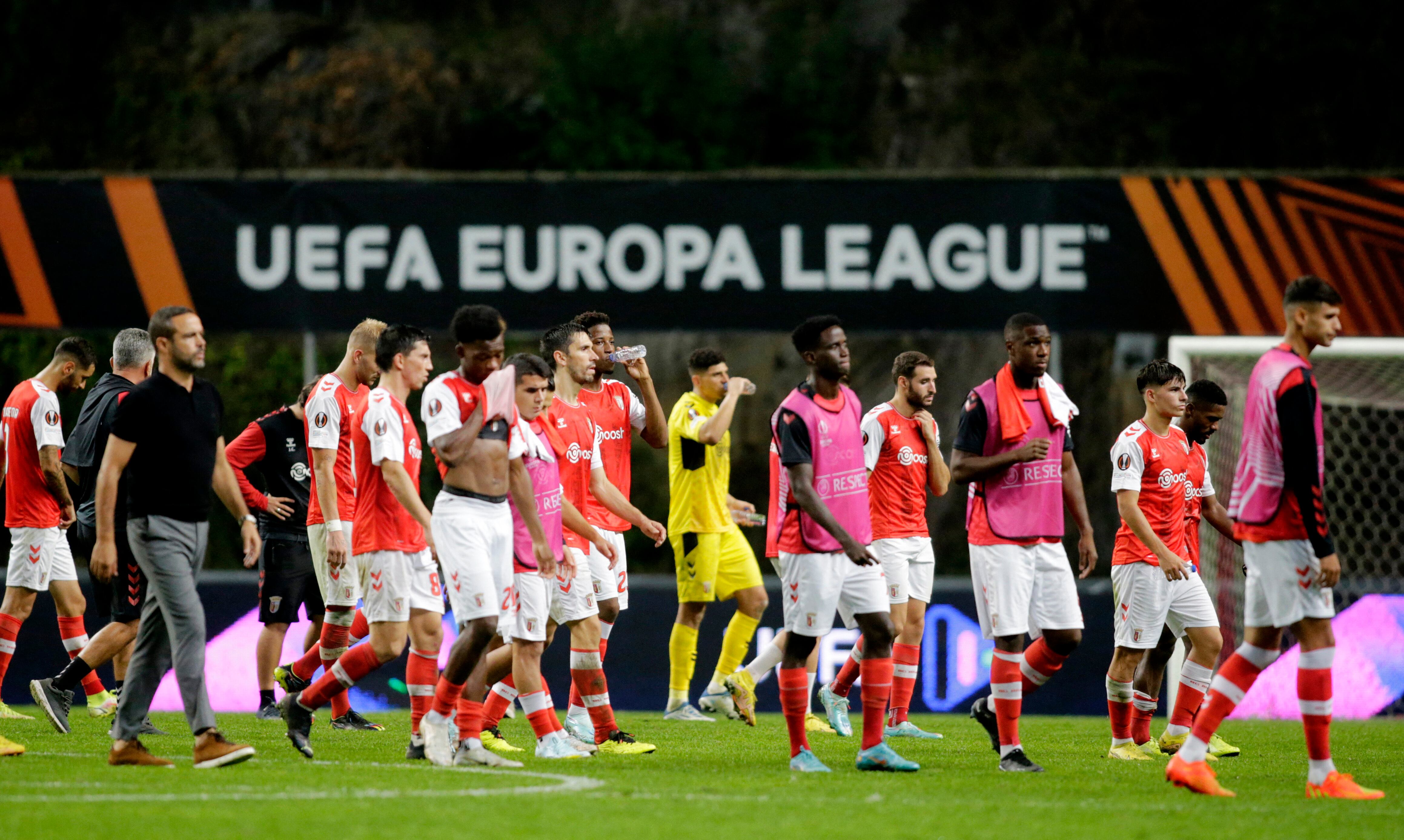 Soccer Football - Europa League - Group D - S.C. Braga v Union Saint-Gilloise - Estadio Municipal de Braga, Braga, Portugal - October 6, 2022 S.C. Braga look dejected after the match REUTERS/Miguel Vidal