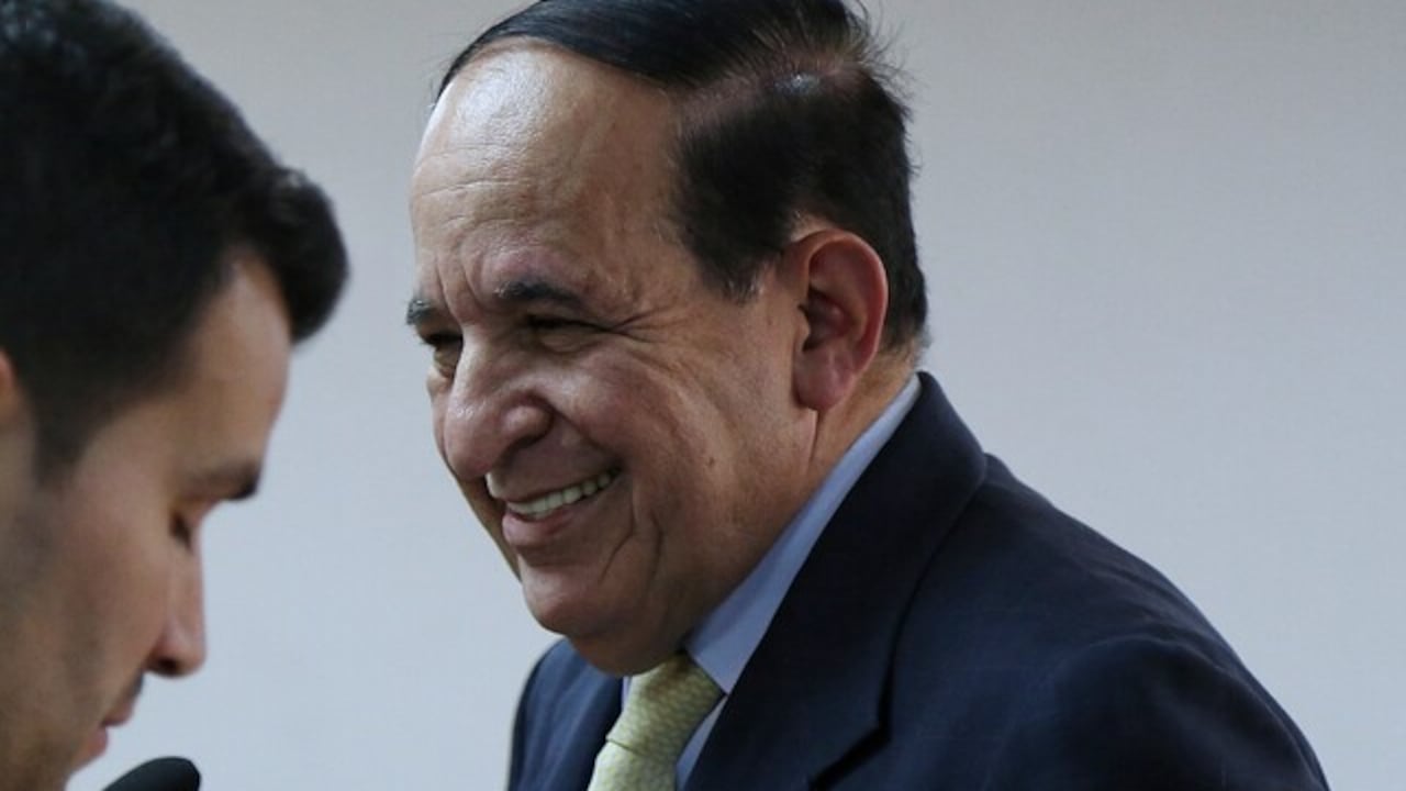 El exsenador liberal reveló ante la JEP las alianzas entre dirigentes políticos y empresarios que tuvieron vínculos con las AUC.