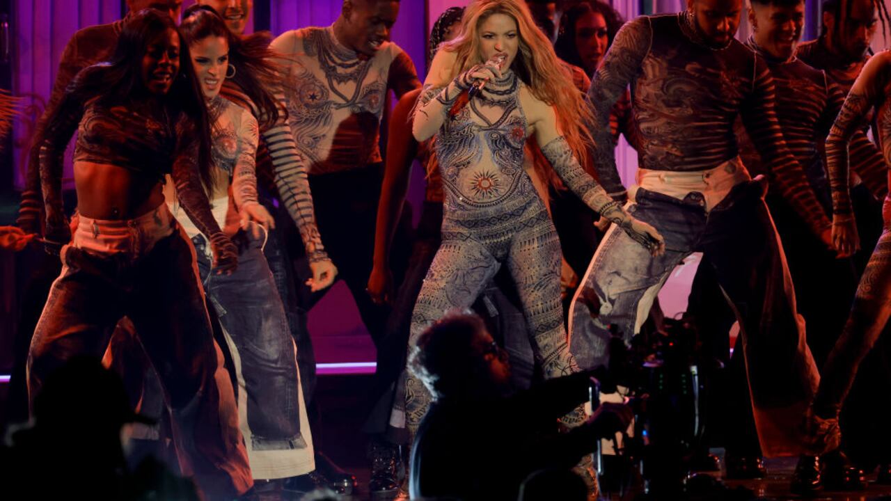 Shakira realizó una emblemática presentación junto a Bizarrap (Photo by Kevin Winter/Getty Images for Latin Recording Academy)