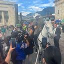 Alirio Barrera ingresó su caballo al Congreso.