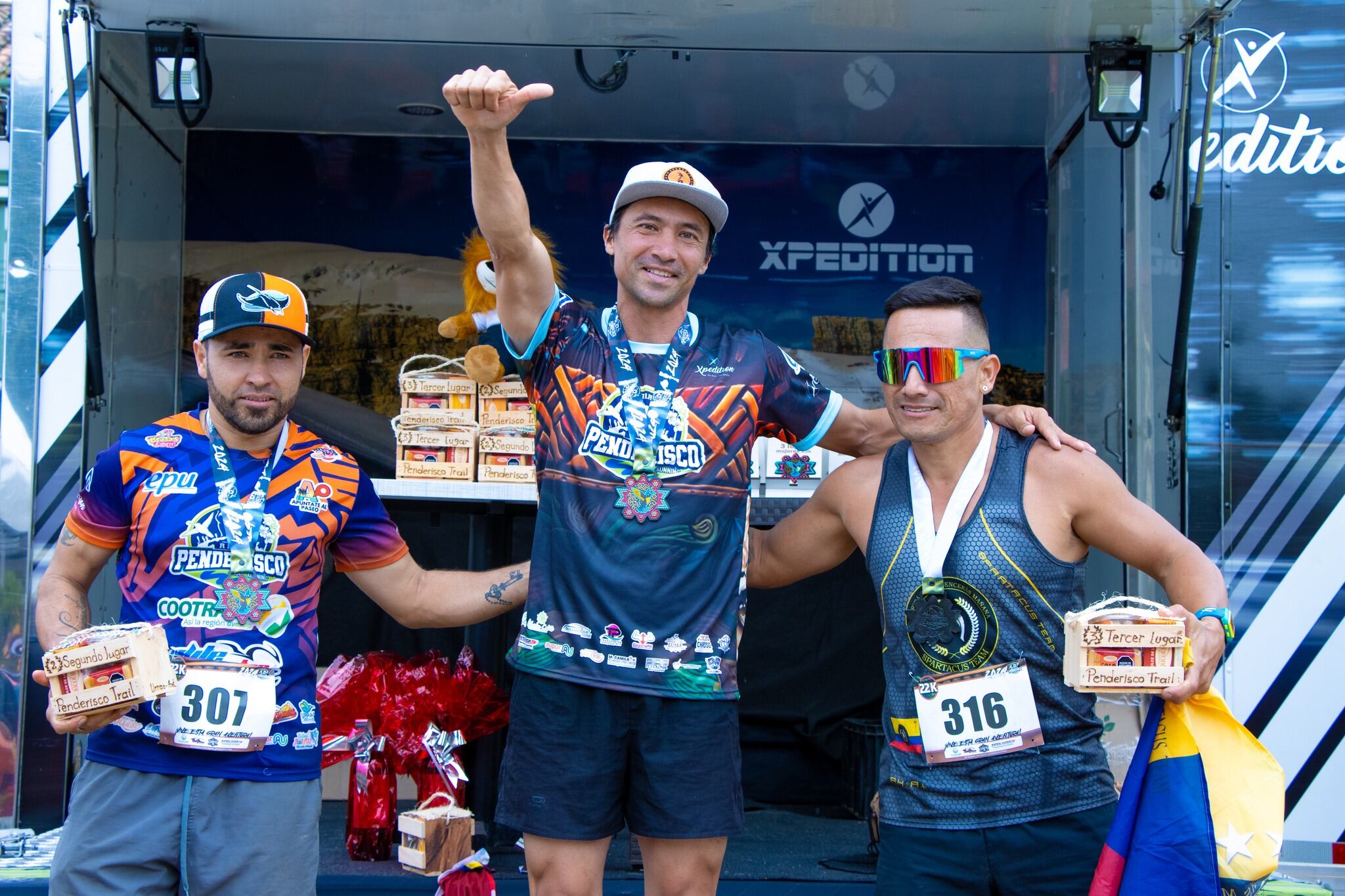 Cerca de 300 deportistas participaron en el reto Penderisco.