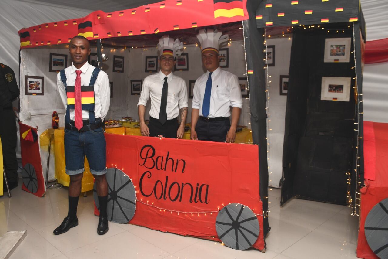 Policías nazis: Un mayor, suspendido por el escándalo de policías disfrazados de nazis, ganó una tutela que ordenó a la inspección de la Policía reintegrarlo a su cargo.