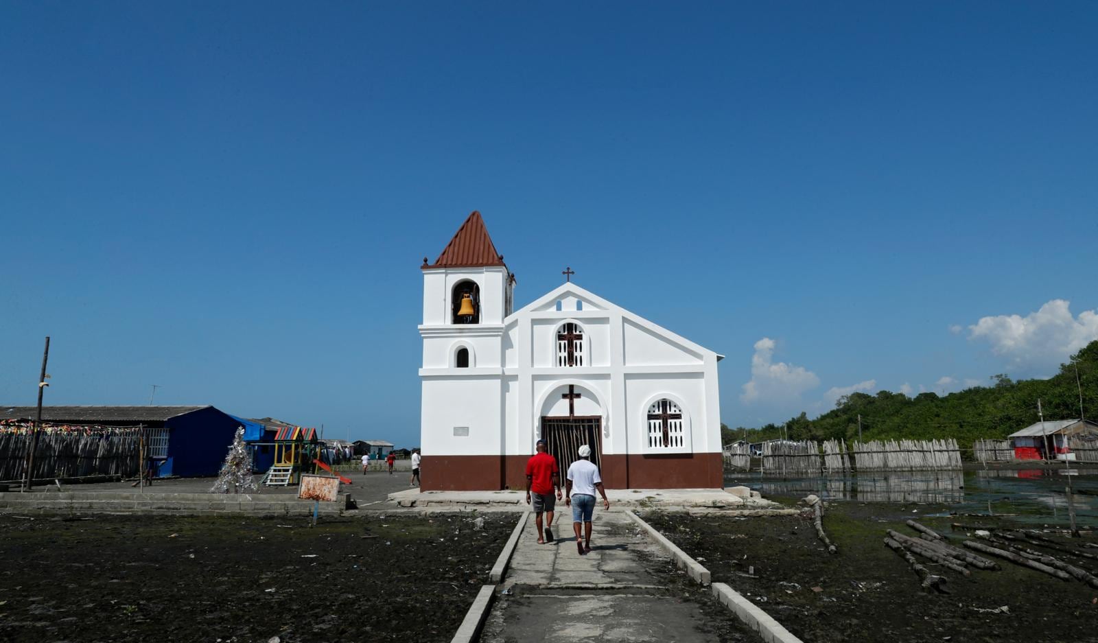 El nivel del mar y varias inundaciones han recrudecido la situación de Boca Cerrada, Sucre.
