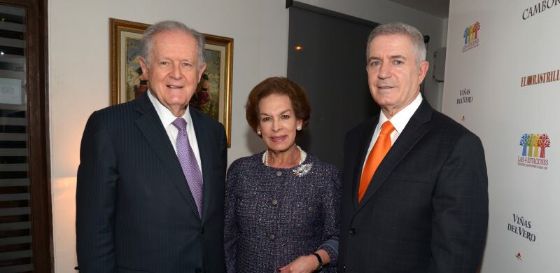 Luis Carlos Sarmiento Angulo, Fanny de Sarmiento y Herminio Giménez.