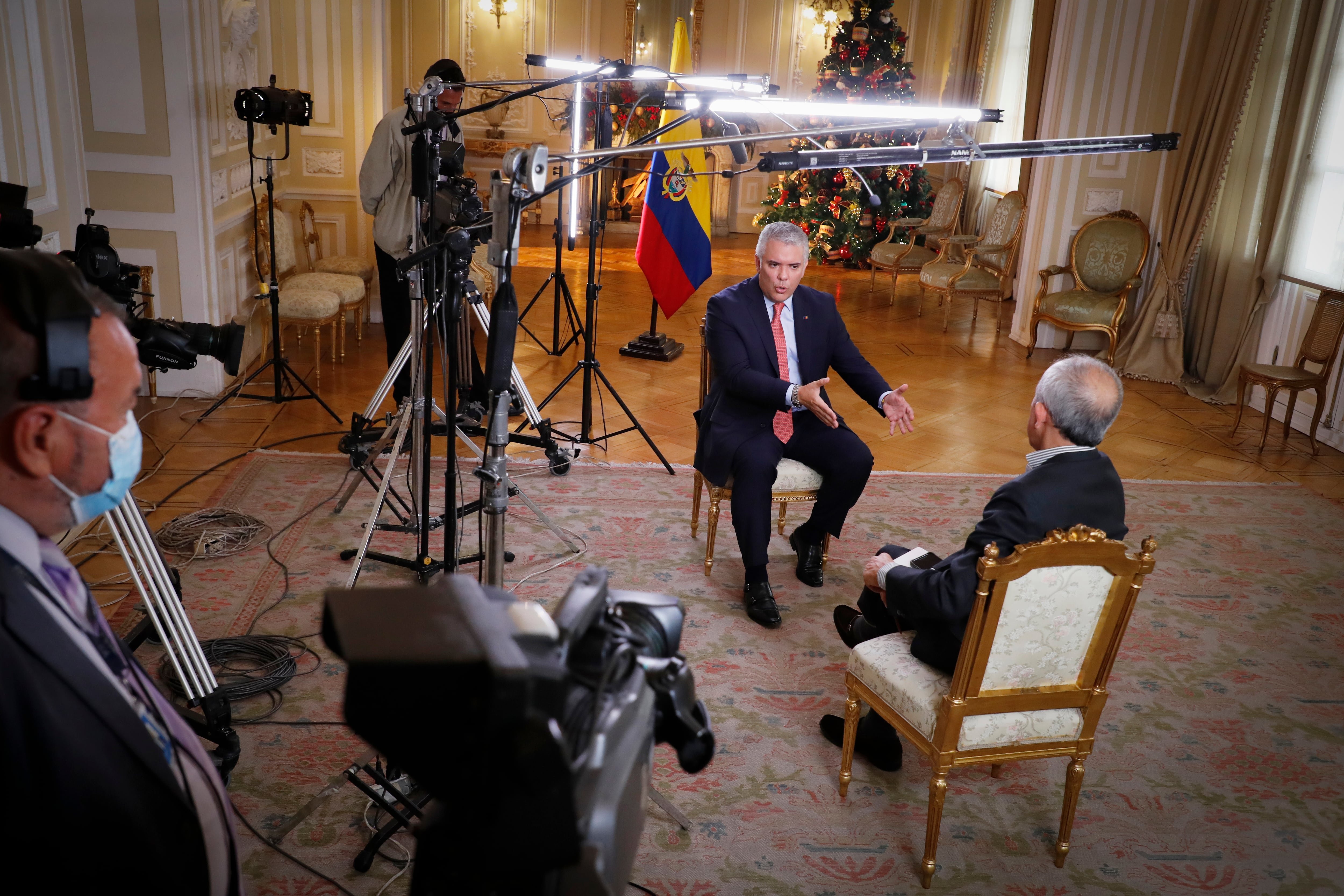 Presidente Iván Duque Márquez en entrevista con Edulfo Peña Macroeditor de revista Semana
Bogotá dic 27 del 2021
Foto: Guillermo Torres Reina / Semana