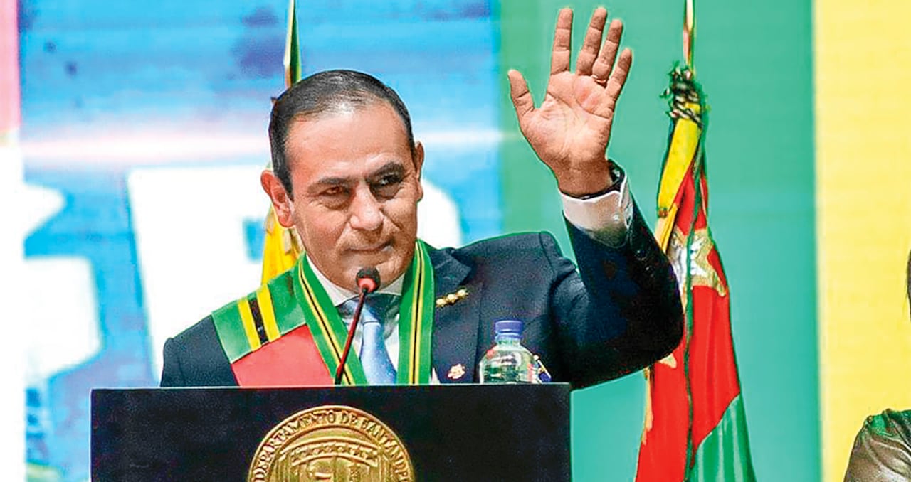 El general retirado del Ejército Juvenal Díaz Mateus es ahora el nuevo gobernador de Santander.