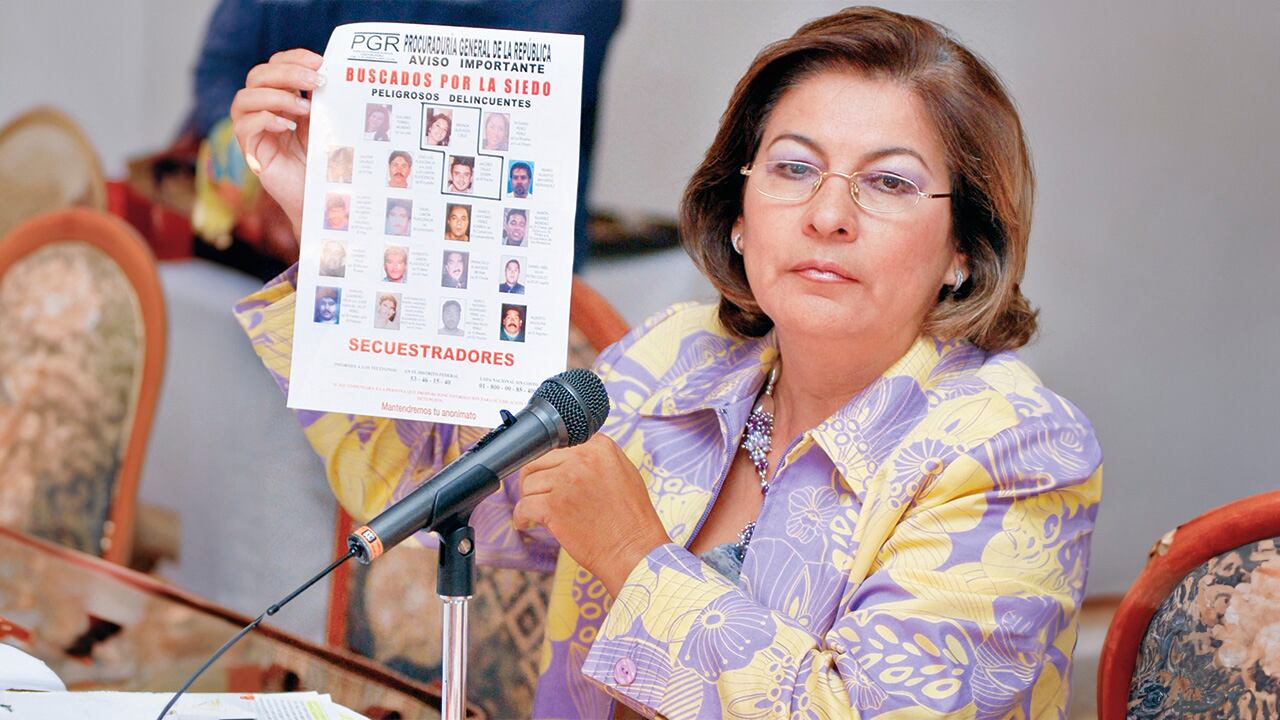 El caso de Isabel Miranda de Wallace se refiere a la desaparición y presunto secuestro de su hijo que se convirtió en un escándalo judicial.