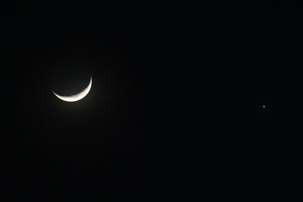 Luna junto a Venus (Photo by Mert Alper Dervis/Anadolu via Getty Images)