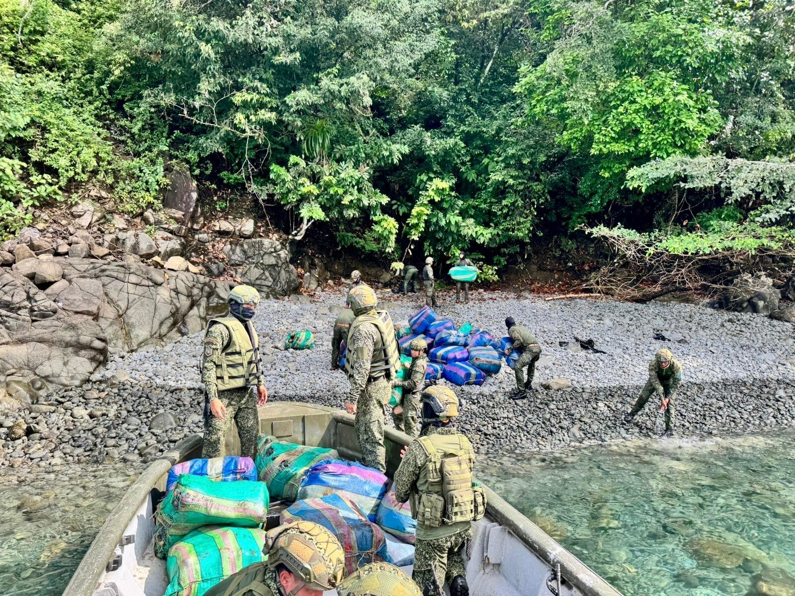 Operativo de la Armada en el Chocó contra el Clan del Golfo.