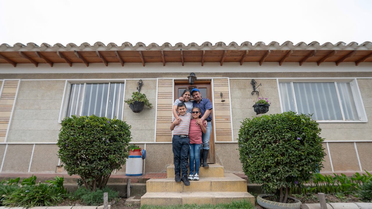 El Ministerio de Vivienda anunció esta semana el lanzamiento del programa de mejoramientos de vivienda ‘Cambia Mi Casa’, con el objetivo de brindar soluciones a los miles de hogares que enfrentan condiciones habitacionales inadecuadas en todo el país.