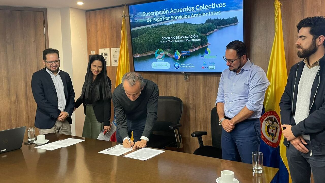 Firma pagos acuerdos ambientales entre Bogotá y Cundinamarca