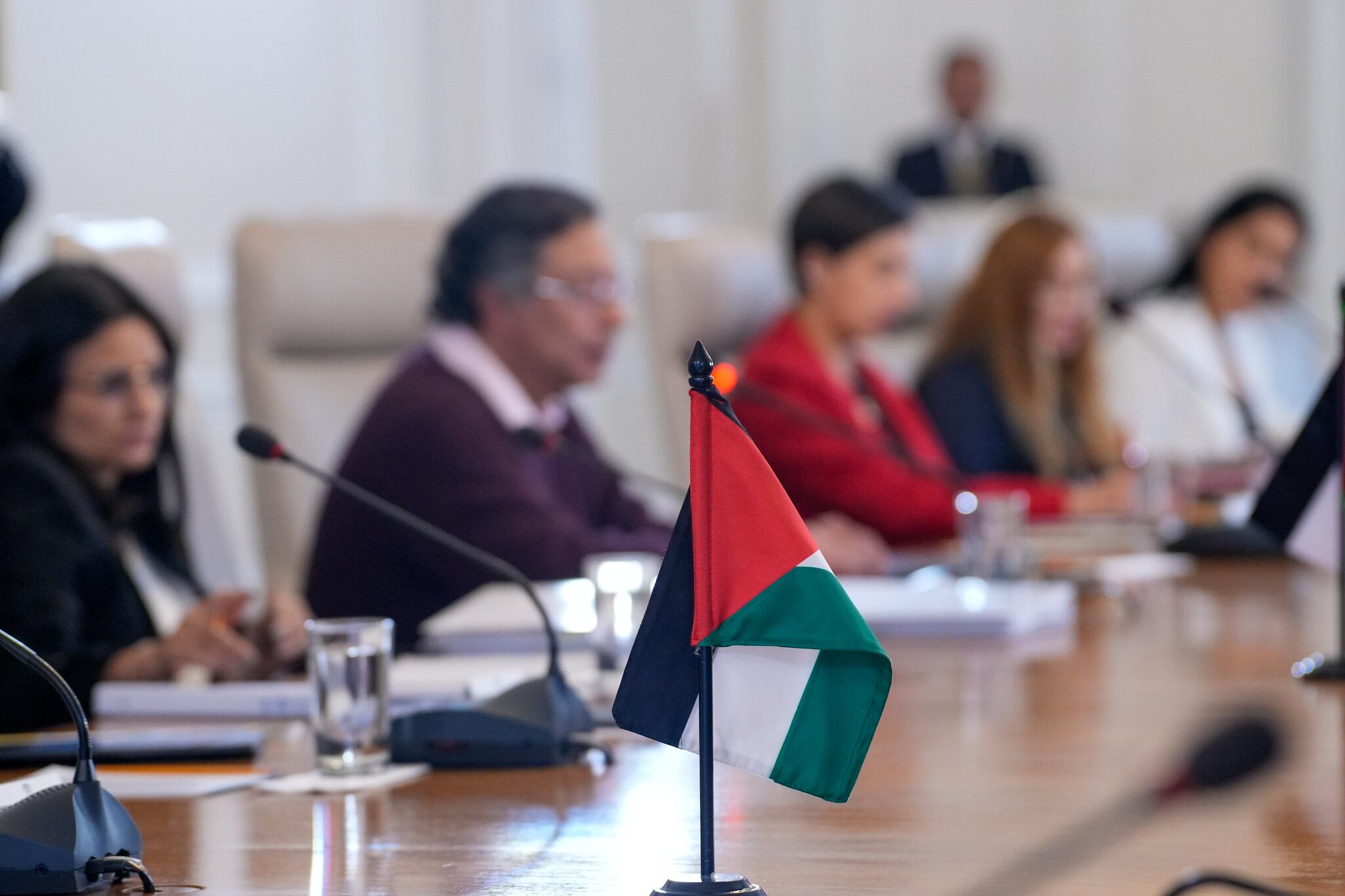 El presidente, Gustavo Petro, el 29 de septiembre de 2025 en la Casa de Nariño, en Bogotá. A su lado, la bandera de Palestina