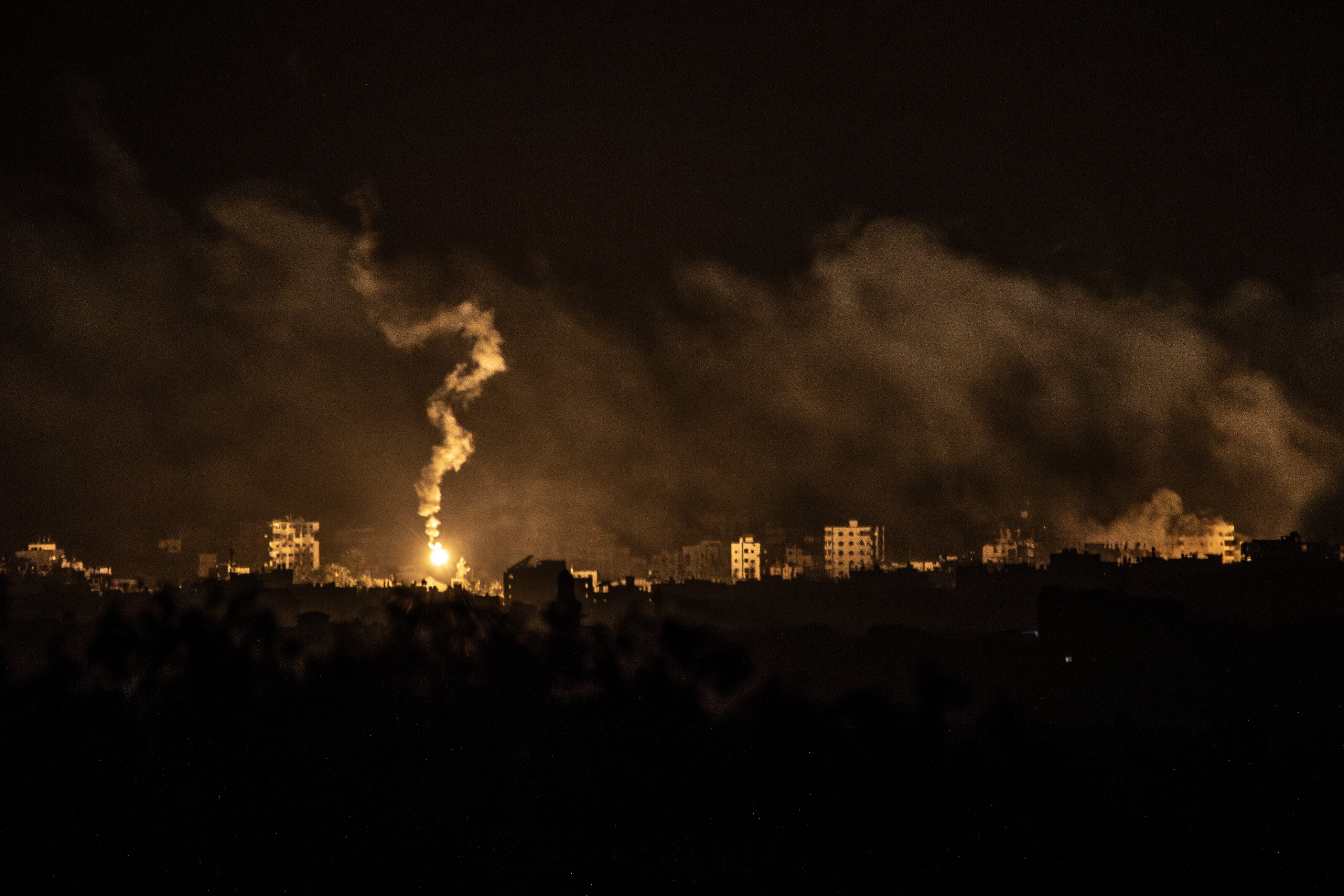Mientras esto sucede, Israel y Palestina continúan con los ataques.