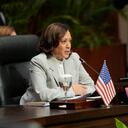 La vicepresidenta estadounidense Kamala Harris habla durante la reunión de la Asociación de Naciones del Sudeste Asiático (ASEAN)-EE.UU. Cumbre en Yakarta