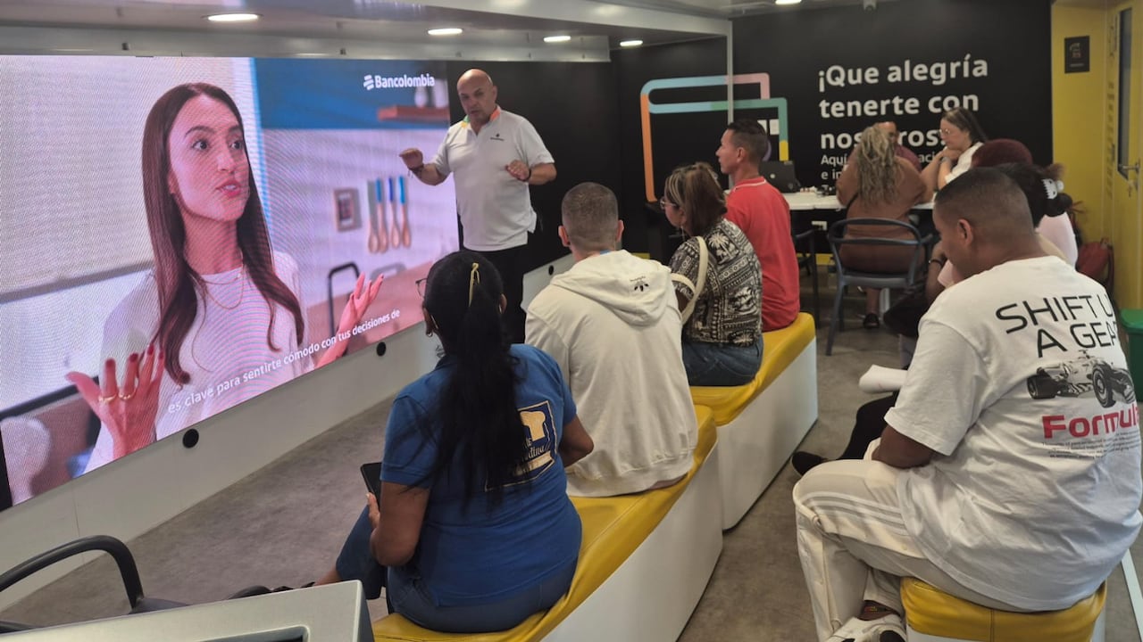 La experiencia es gratuita y dirigida a personas de todas las edades que ofrece
interactividad, juegos, educación y asesorías prácticas.