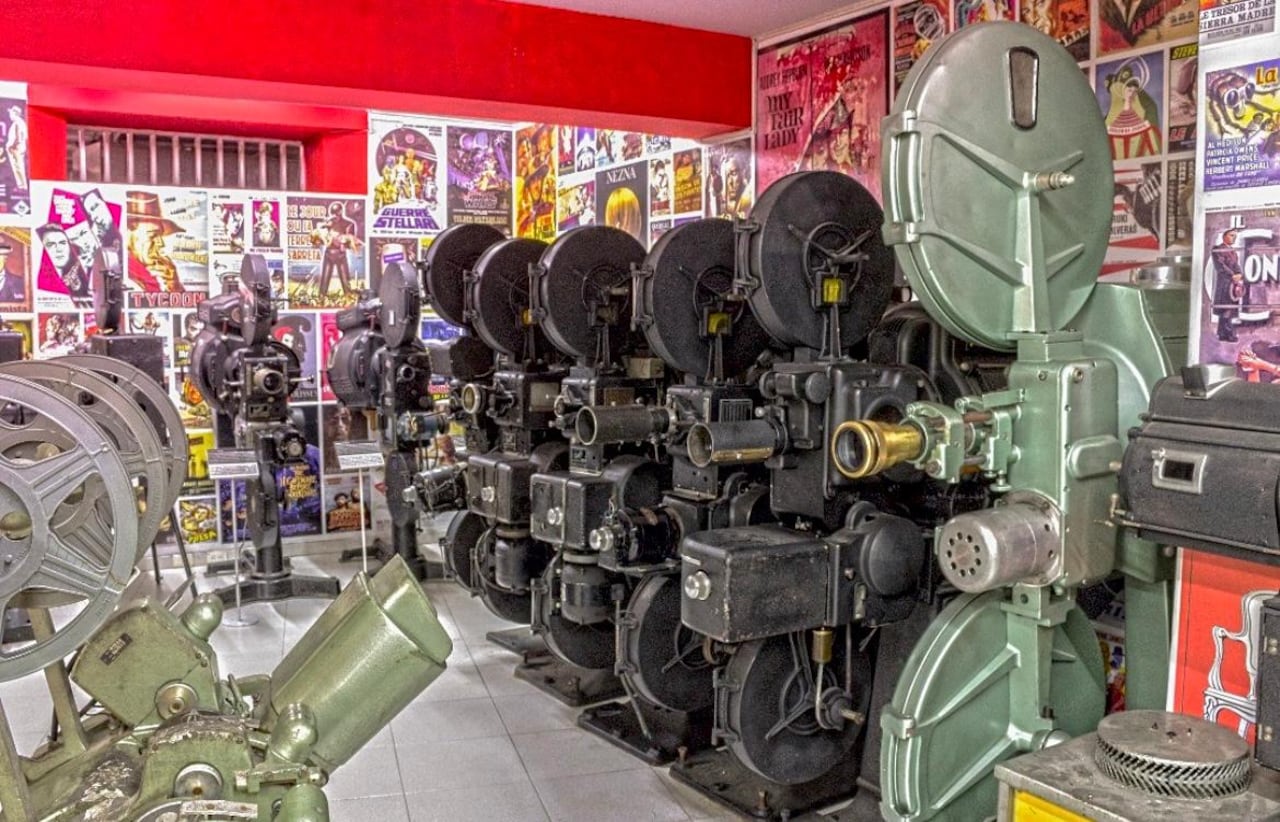 Producto de una investigación exhaustiva, Suárez recolectó todas las fotografías relacionadas con la película María, la primera cinta filmada en Colombia por un director español