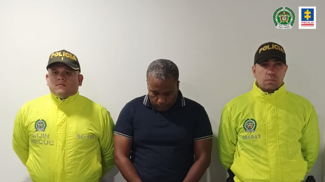 Deberá responder por el delito de tráfico, fabricación o porte de estupefacientes.