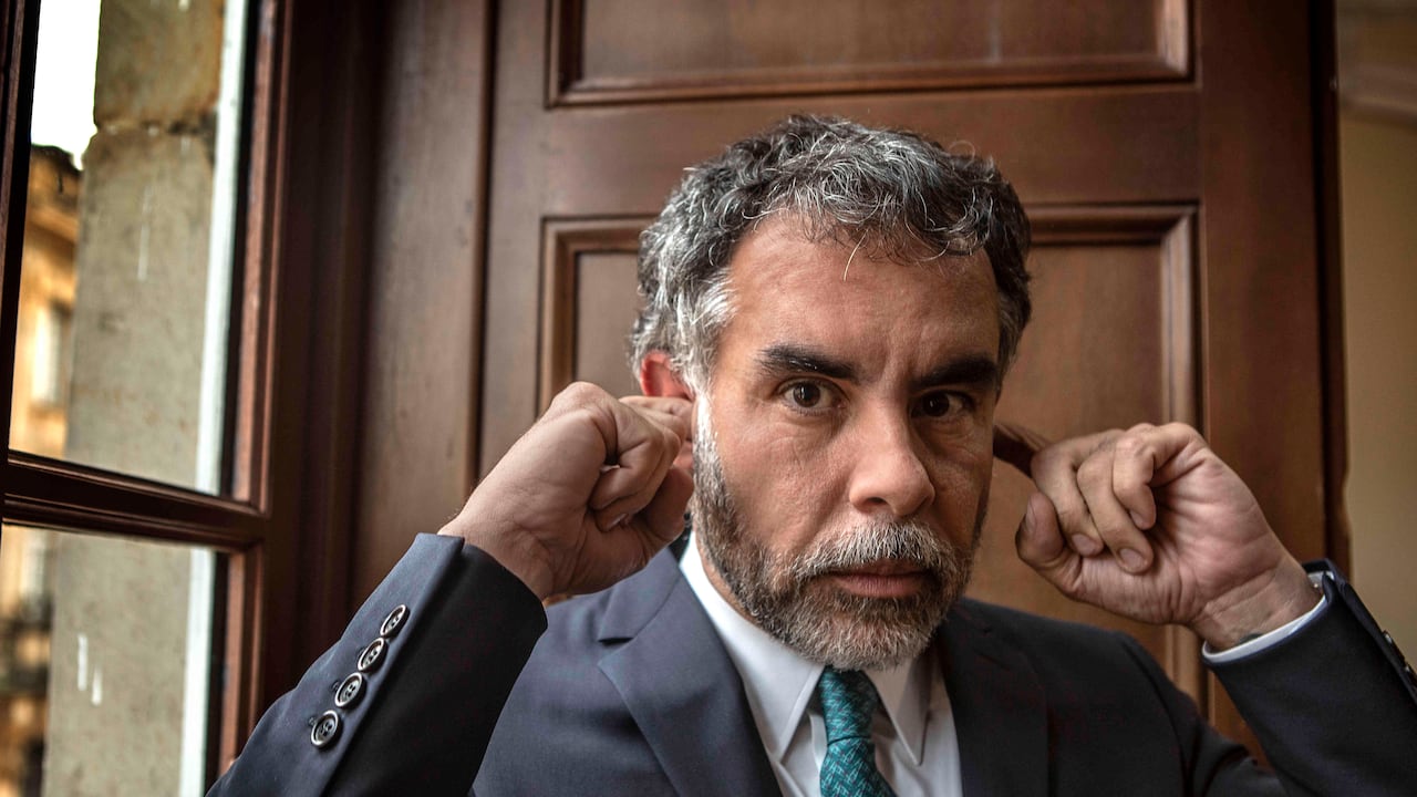 "No conozco al general Humberto Guatibonza, ni al coronel Jorge Humberto Salinas Muñoz, ni a sus allegados o empresas". Benedetti