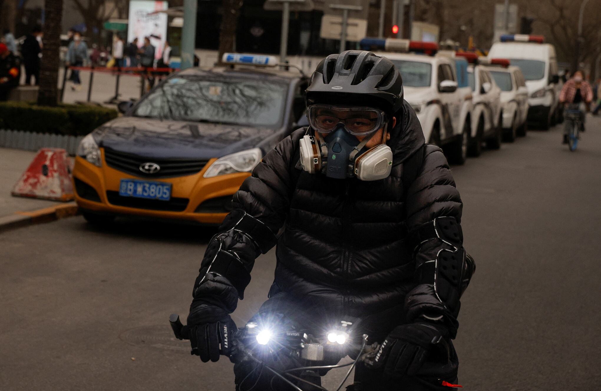 En imágenes : Tormenta de arena y contaminación en los cielos de Beijing