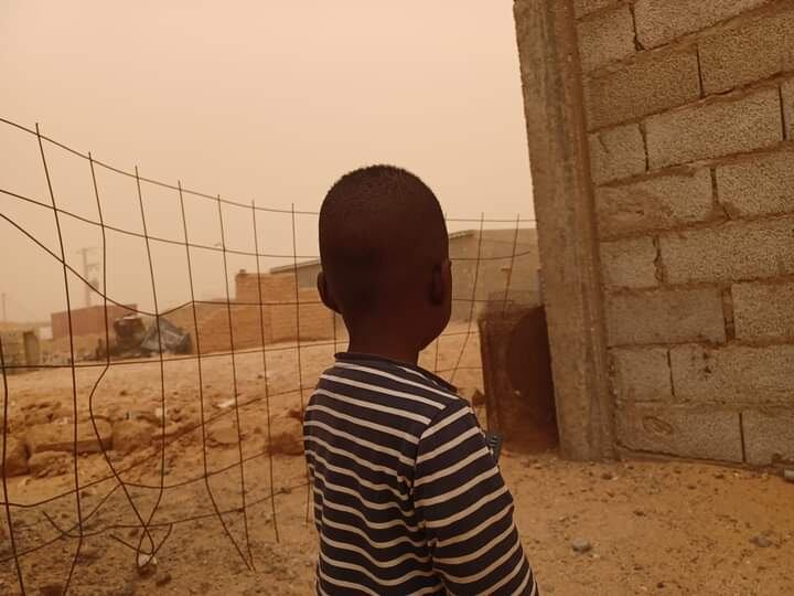 Campamentos instalados en el sur de Argelia desde 1975, año de la invasión marroquí del Sáhara Occidental, afectados por tormenta de arena.