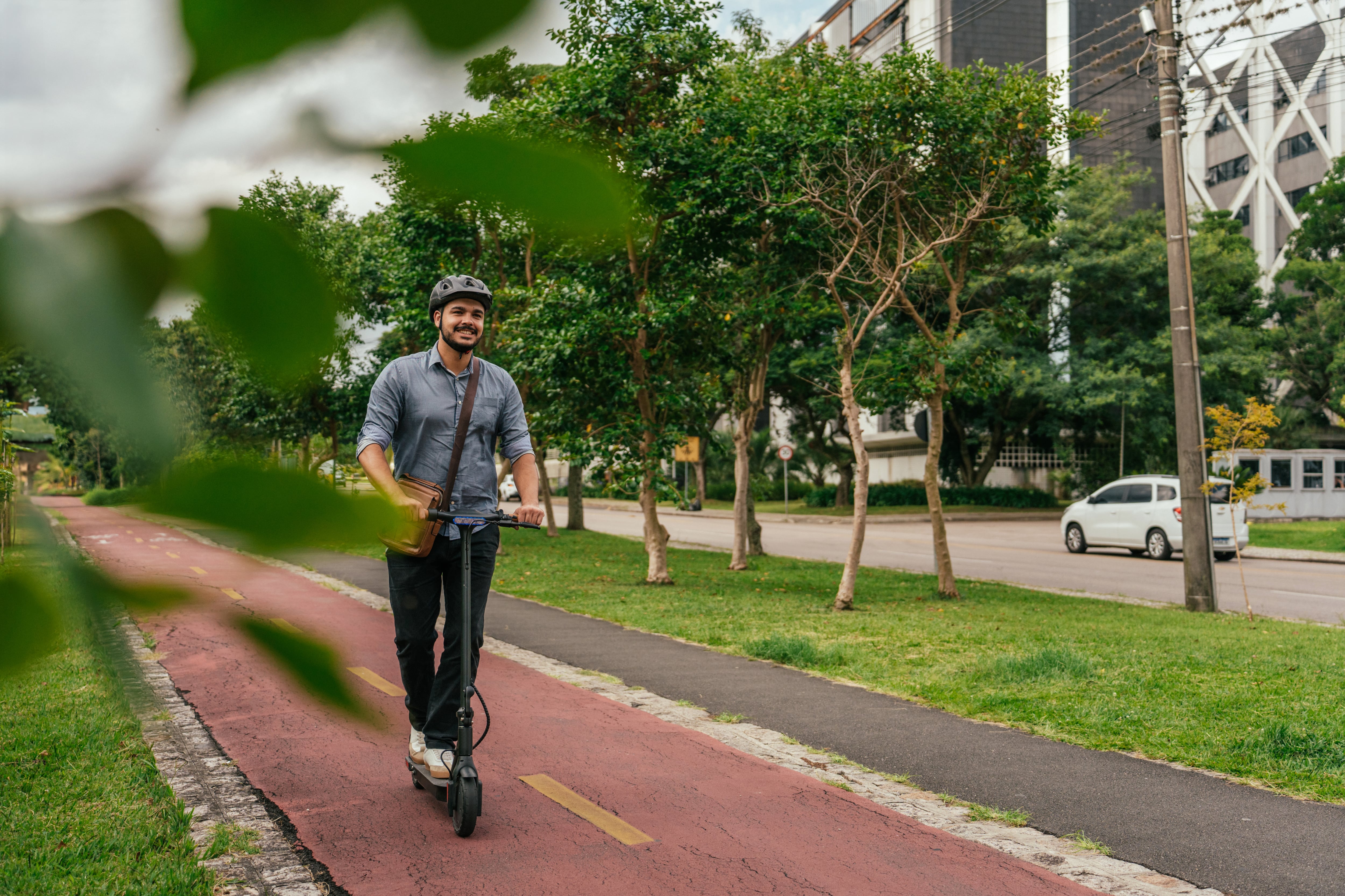 Antes de adquirir una patineta eléctrica, es recomendable comparar sus características para elegir la que mejor se adapte a las necesidades de movilidad.